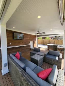 Outdoor Kitchen+Free Arcade+5 Miles to Downtown