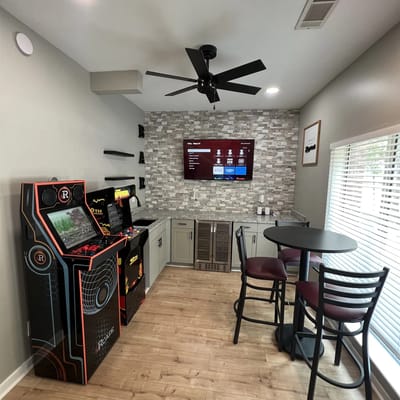 Walkable Benz Stadium+Gated+Private Rooftop+Private Garage