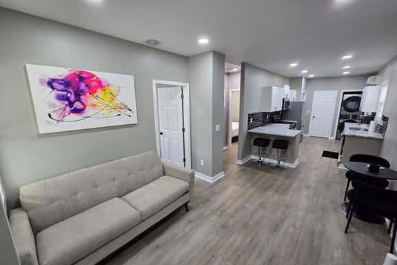 Silver South Downtown - Image 1