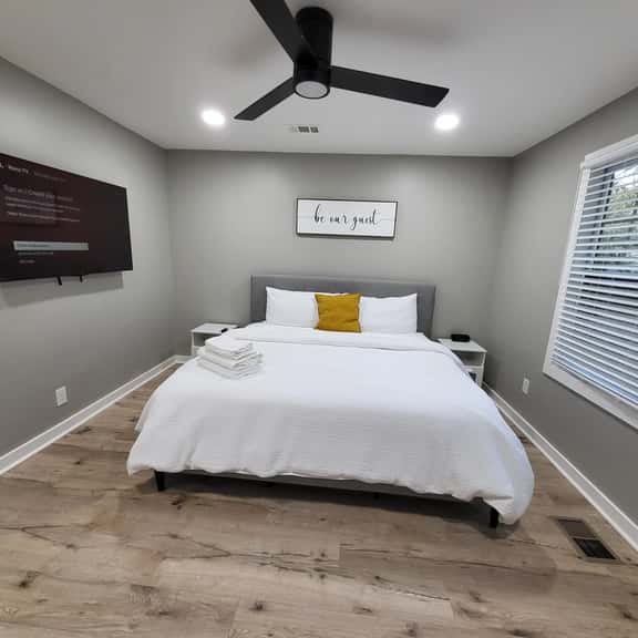 The Silver Bungalow - Image 1