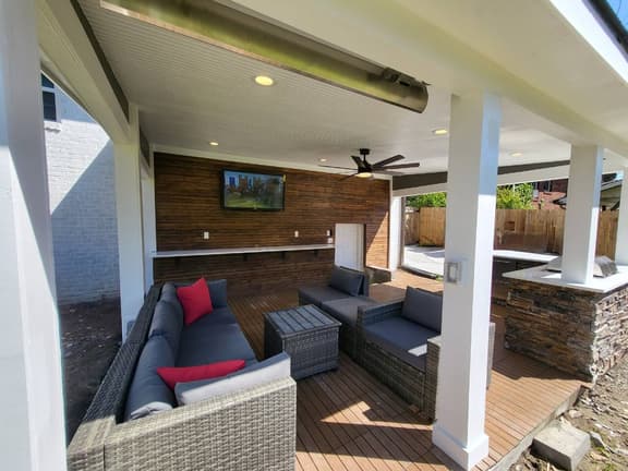 Outdoor Kitchen+Free Arcade+5 Miles to Downtown